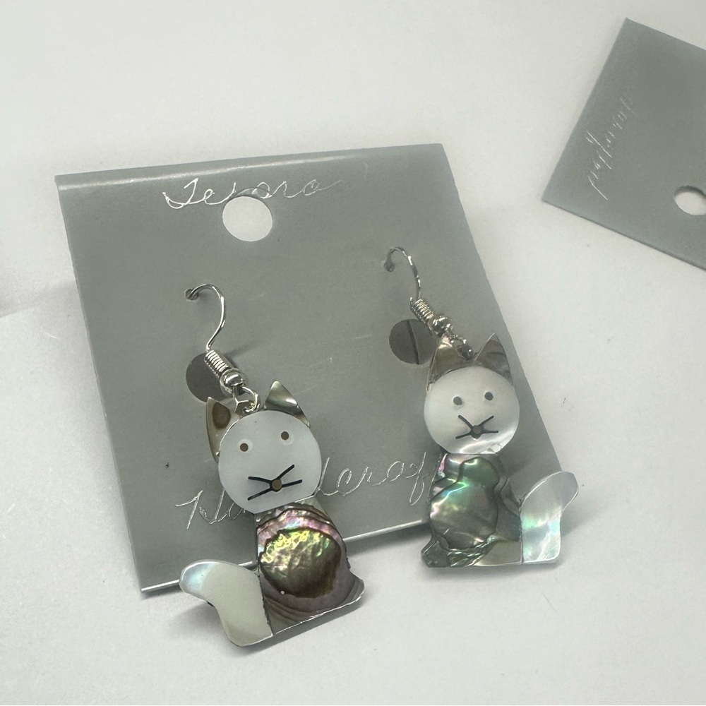 Vintage Taxco Mexican Alpaca Abalone + Mother of Pearl White Cat Earrings